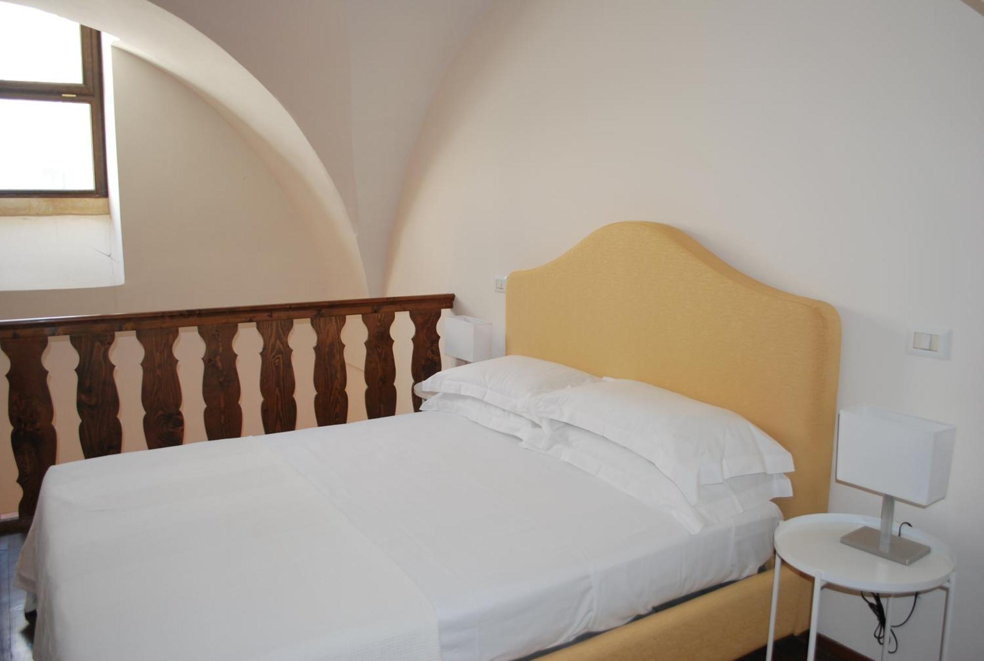 Palazzo Della Contessa - Suites & Breakfast Lecce Dış mekan fotoğraf