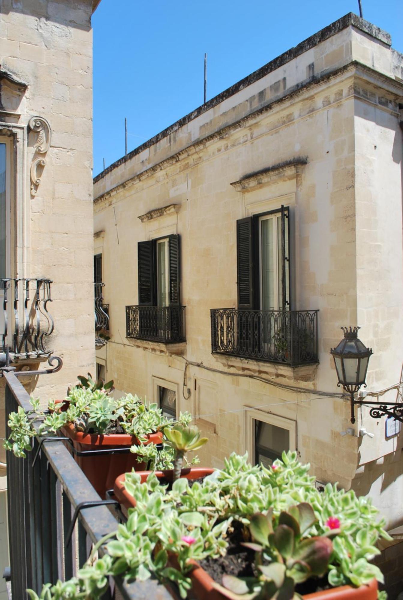 Palazzo Della Contessa - Suites & Breakfast Lecce Dış mekan fotoğraf